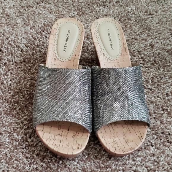 Slipper - Picture 1 of 4